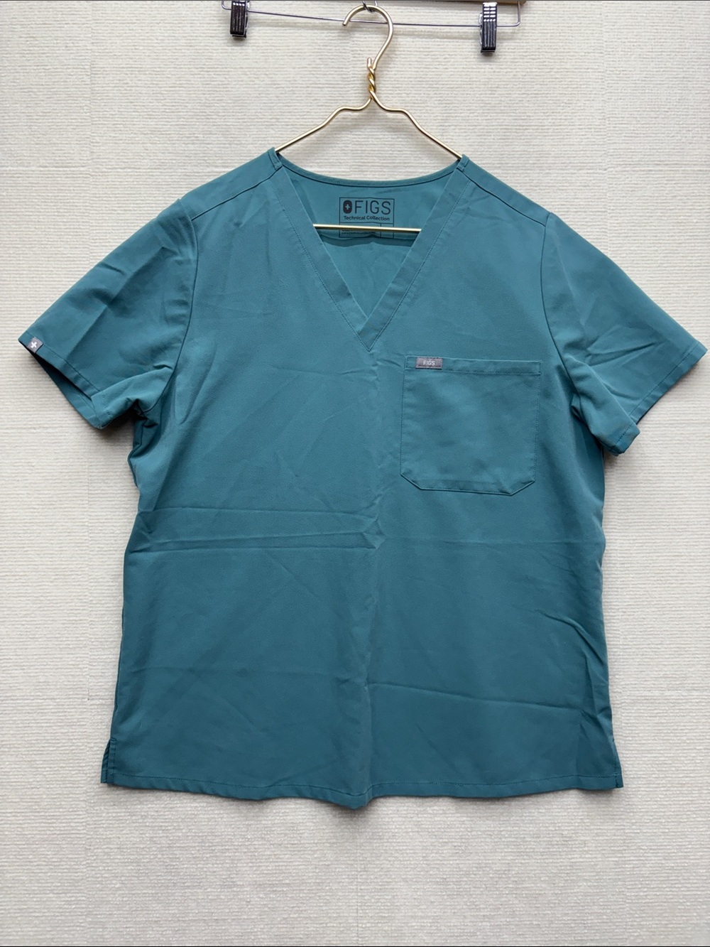 FIGS XL Teal V-Neck Scrub Top with Chest Pocket